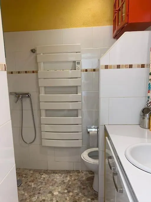מרסיי Sharehouse -Room-Hostel-Backpackers La Girelle דירה